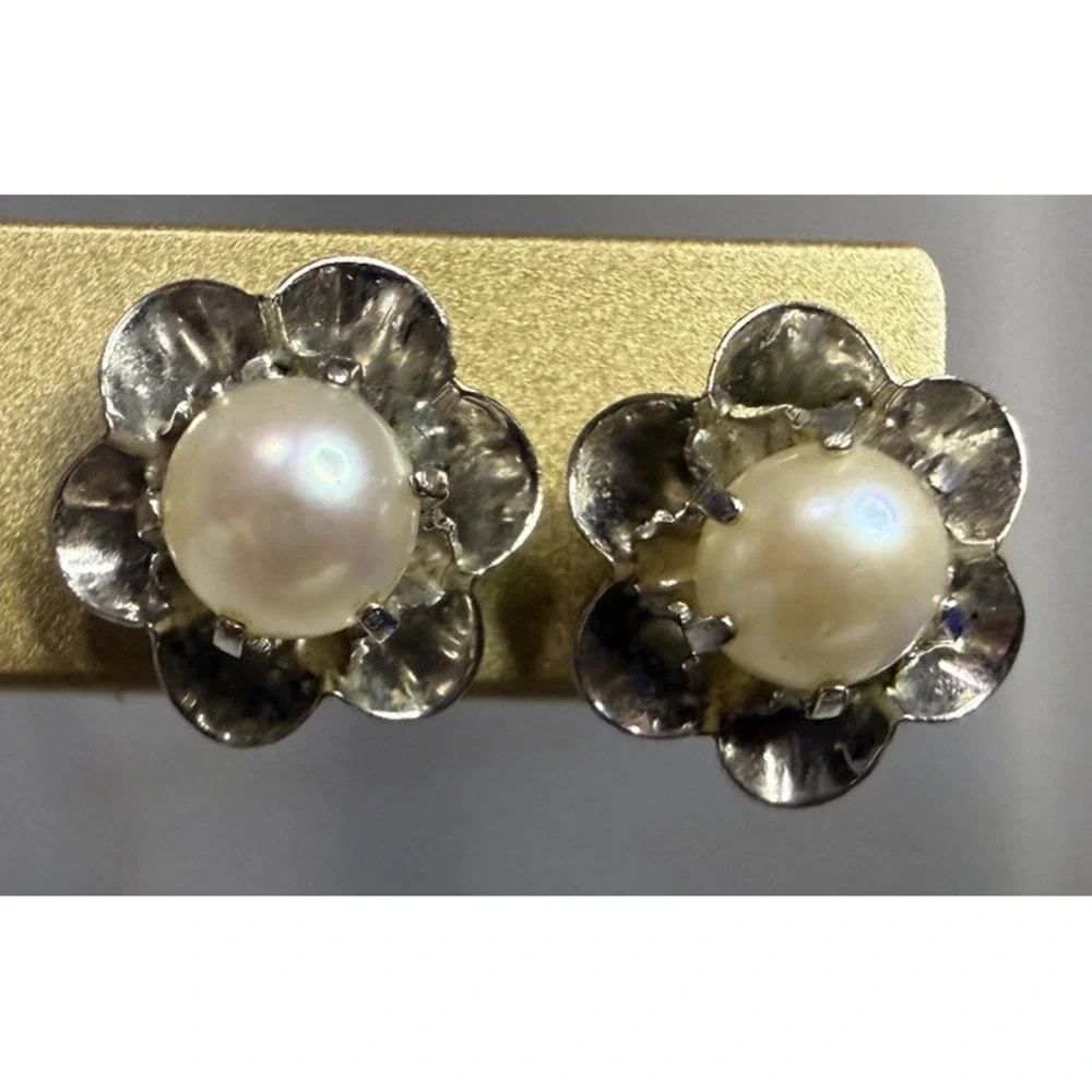 925 Silver Natural Pearl Stud Earrings Unique Flower Design Ruffled